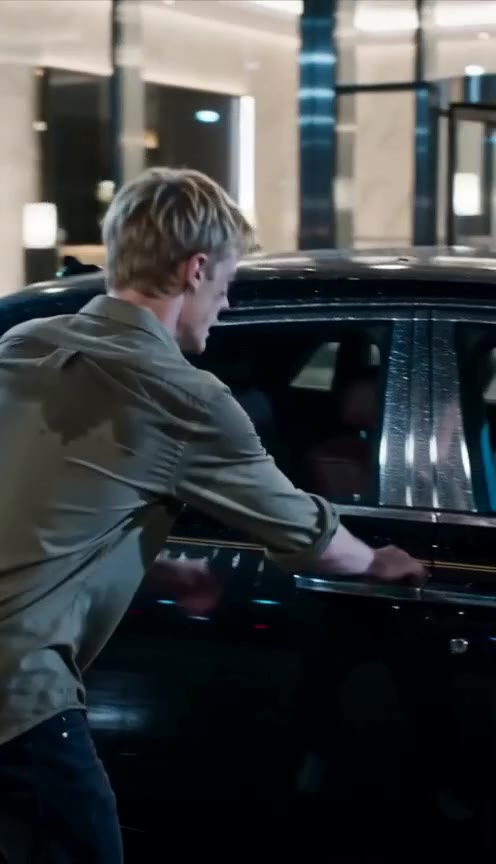 A Wealthy Woman Is Confronted on a Rainy Night by the Son She Abandoned