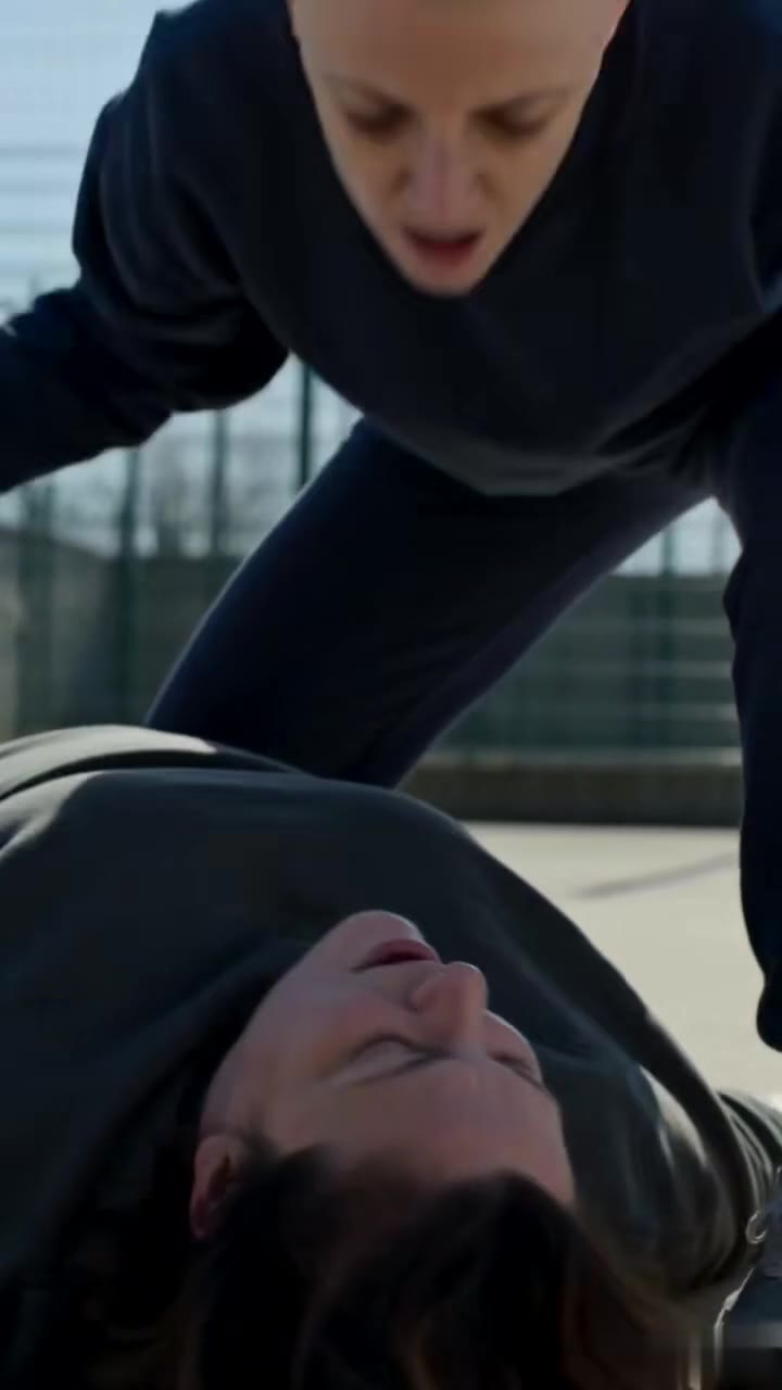 Accusée à tort par sa meilleure amie, elle se venge enfin derrière les barreaux