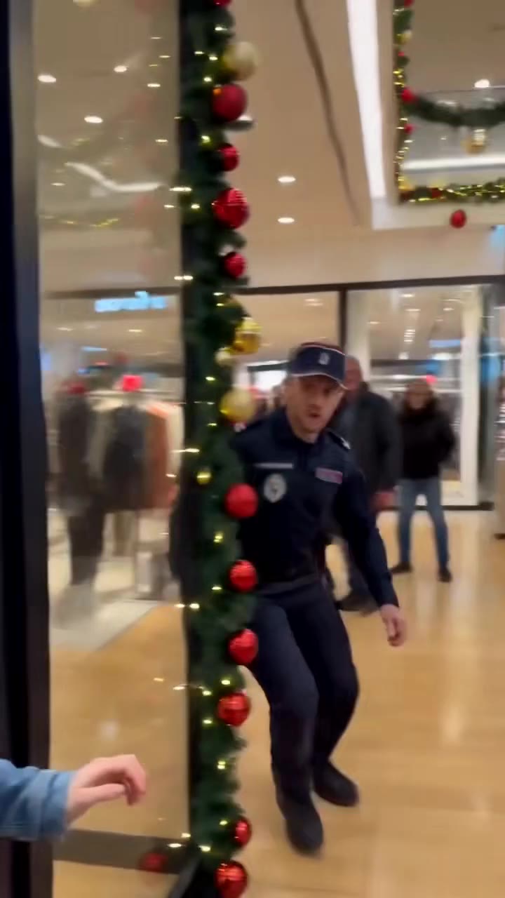 L'agression en plein centre commercial cachait une vérité bien plus sombre sur leur passé