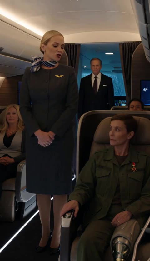 The Airline Owner Overheard the Stewardess Mocking a War Hero — His Response Silenced the Cabin