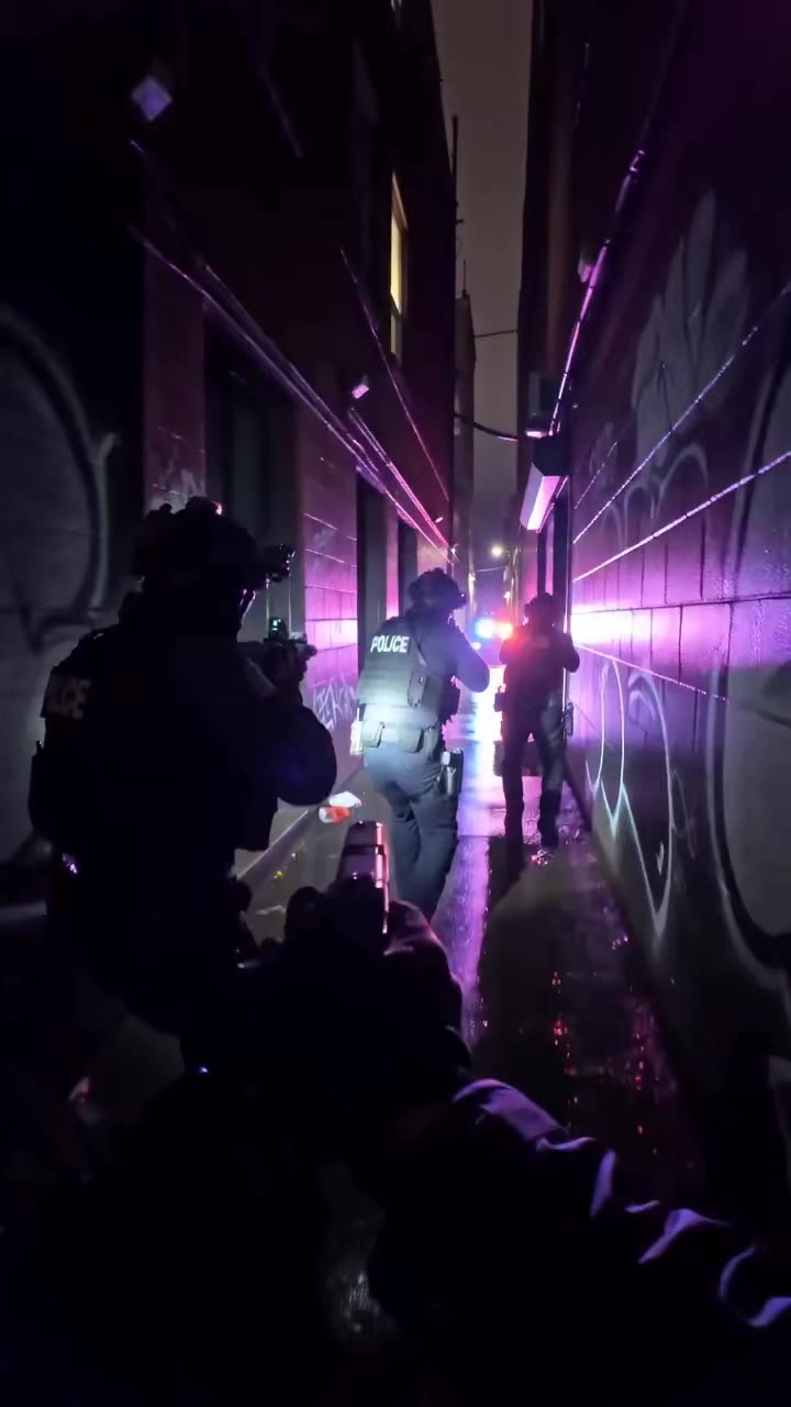 An Arrogant Cop Handcuffed a Quiet Driver, Unlocking a Secret From His Past