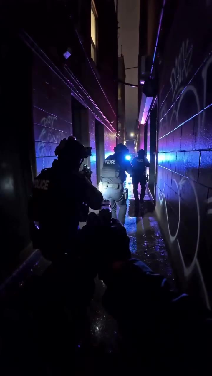 An Arrogant Cop Handcuffed a Quiet Driver, Unlocking a Secret From His Past