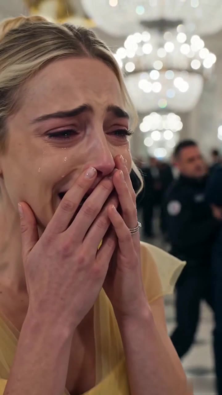 L'arrestation de mon fiancé au bal a révélé son plus sombre secret