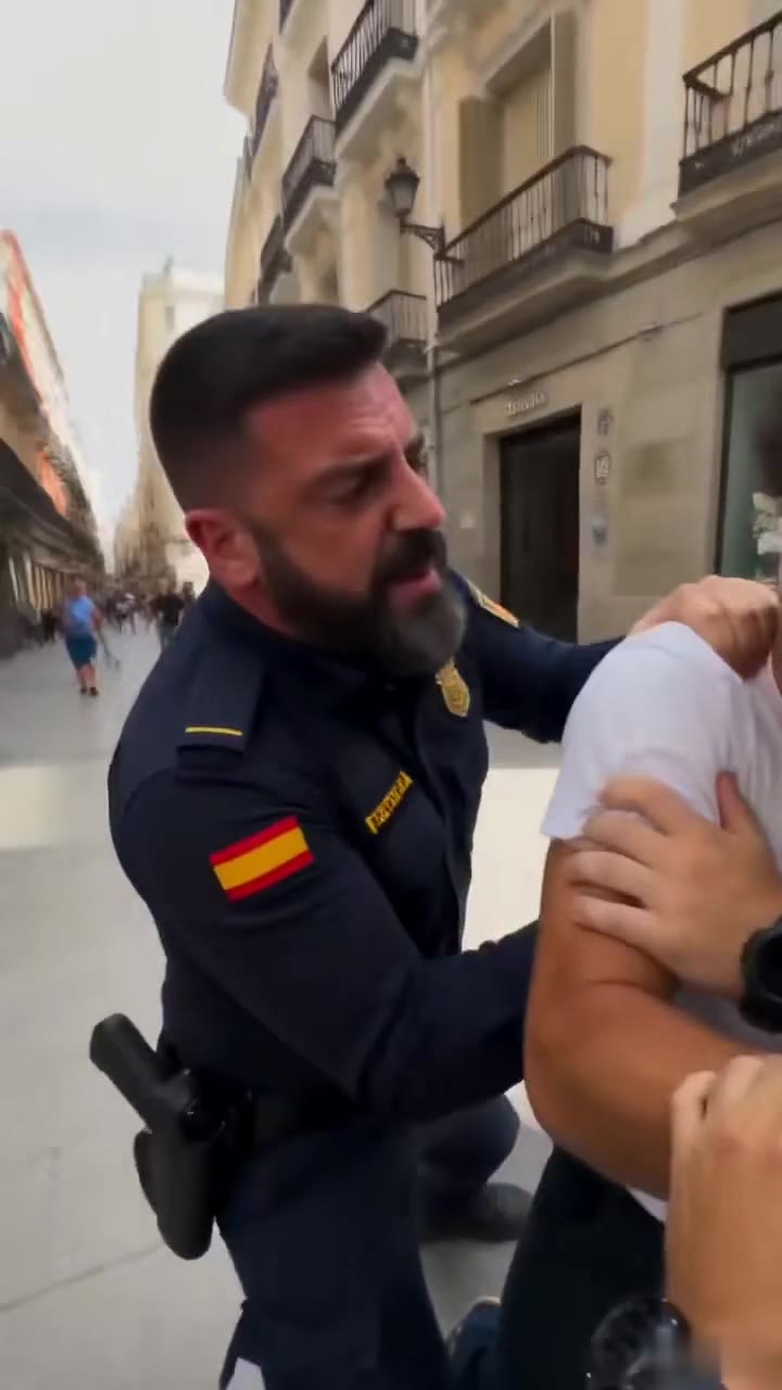 El arresto que destapó la peor traición de mi propio esposo ante el juzgado