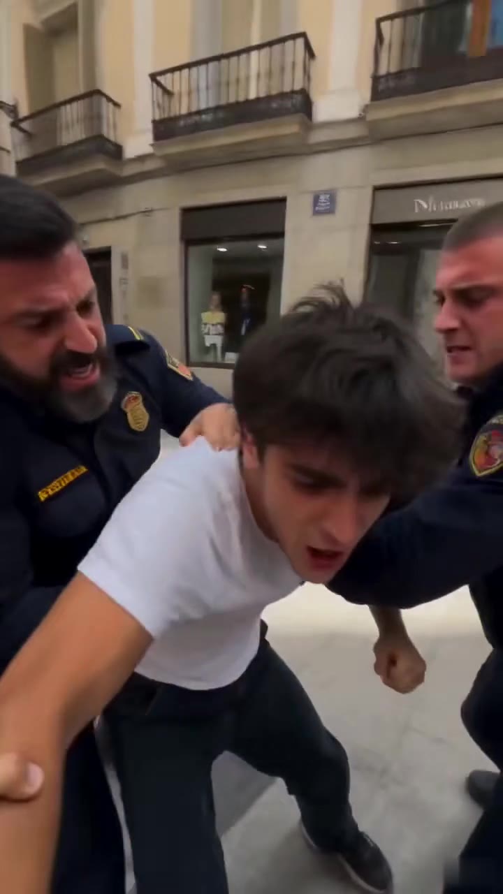 El arresto que destapó la peor traición de mi propio esposo ante el juzgado