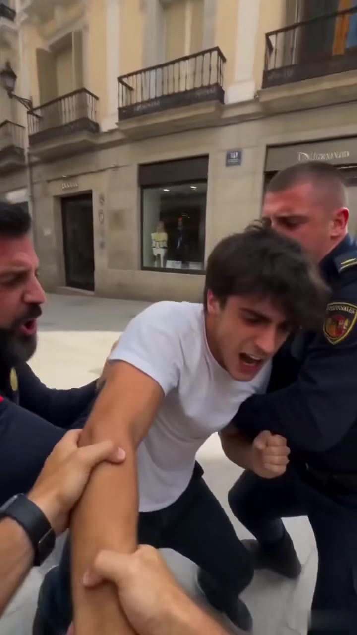 El arresto que destapó la peor traición de mi propio esposo ante el juzgado