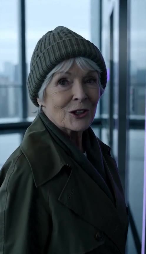 An Arrogant Banker Mocked an Elderly Woman, Unaware of Her Real Power