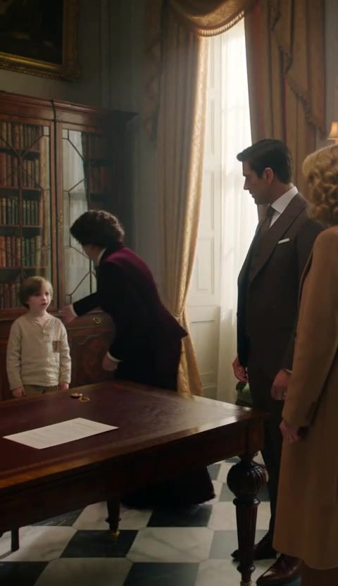 The Barefoot Boy Pointed at the Music Box — Then the Billionaire Dropped His Pen