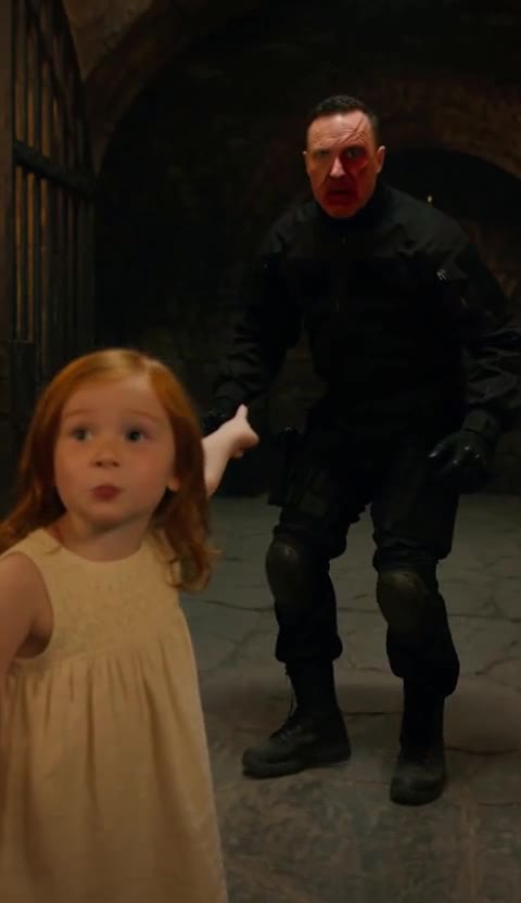 The Barefoot Girl Who Saved a Cartel King—Her Reward Left Everyone in Tears