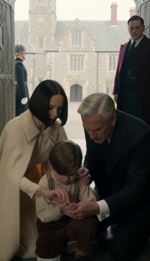 The Birthmark on the Orphan’s Hand Matched the Billionaire’s Family Crest — Then He Saw the Locket