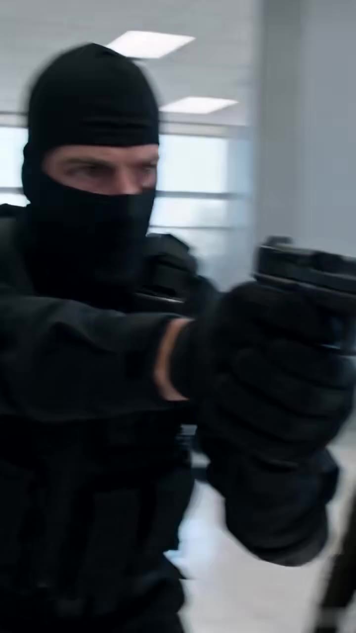 A Brave Boy Confronts an Armed Bank Robber and Reveals a Shocking Secret