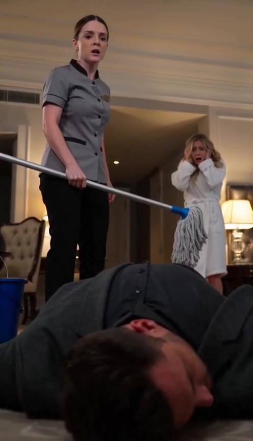 The Brave Maid Who Risked Everything to Save a Terrified Hotel Guest