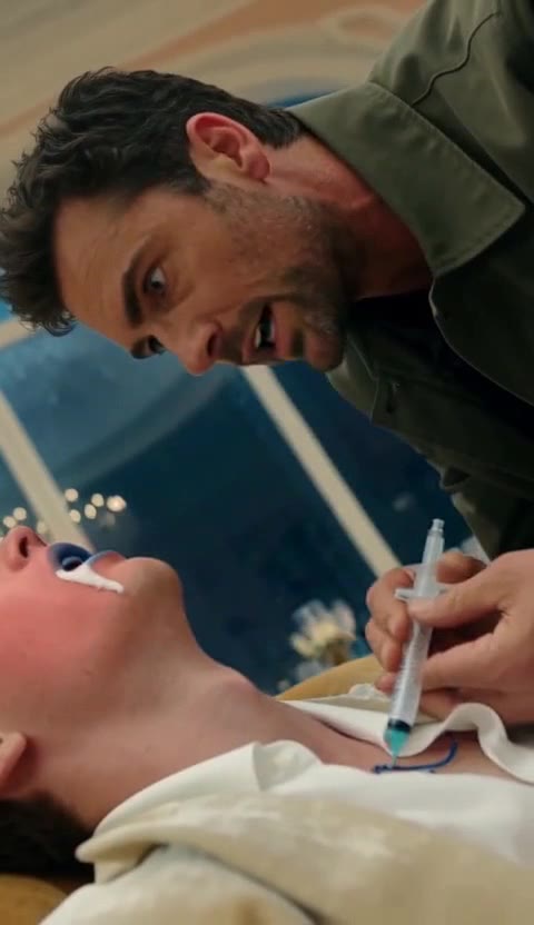 Celebrity Doctor Dismissed Rural Physician, But His Emergency Skills Saved A Governor's Son