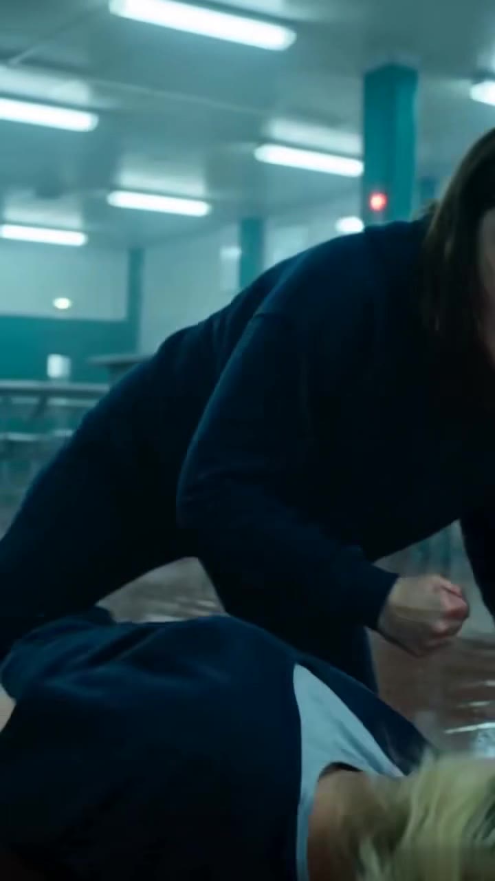 Trahie par sa codétenue en prison, elle découvre le terrible secret derrière leur rivalité