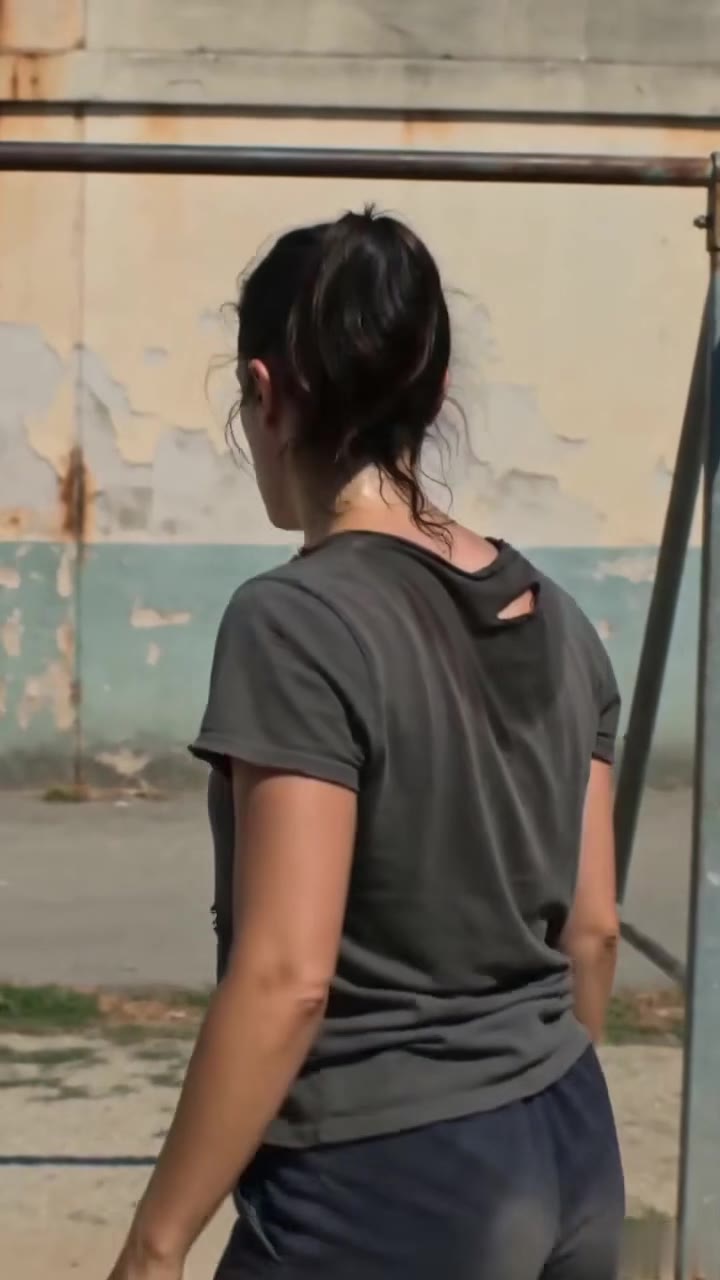 Piégée par sa propre sœur, elle survit à l'enfer de la prison