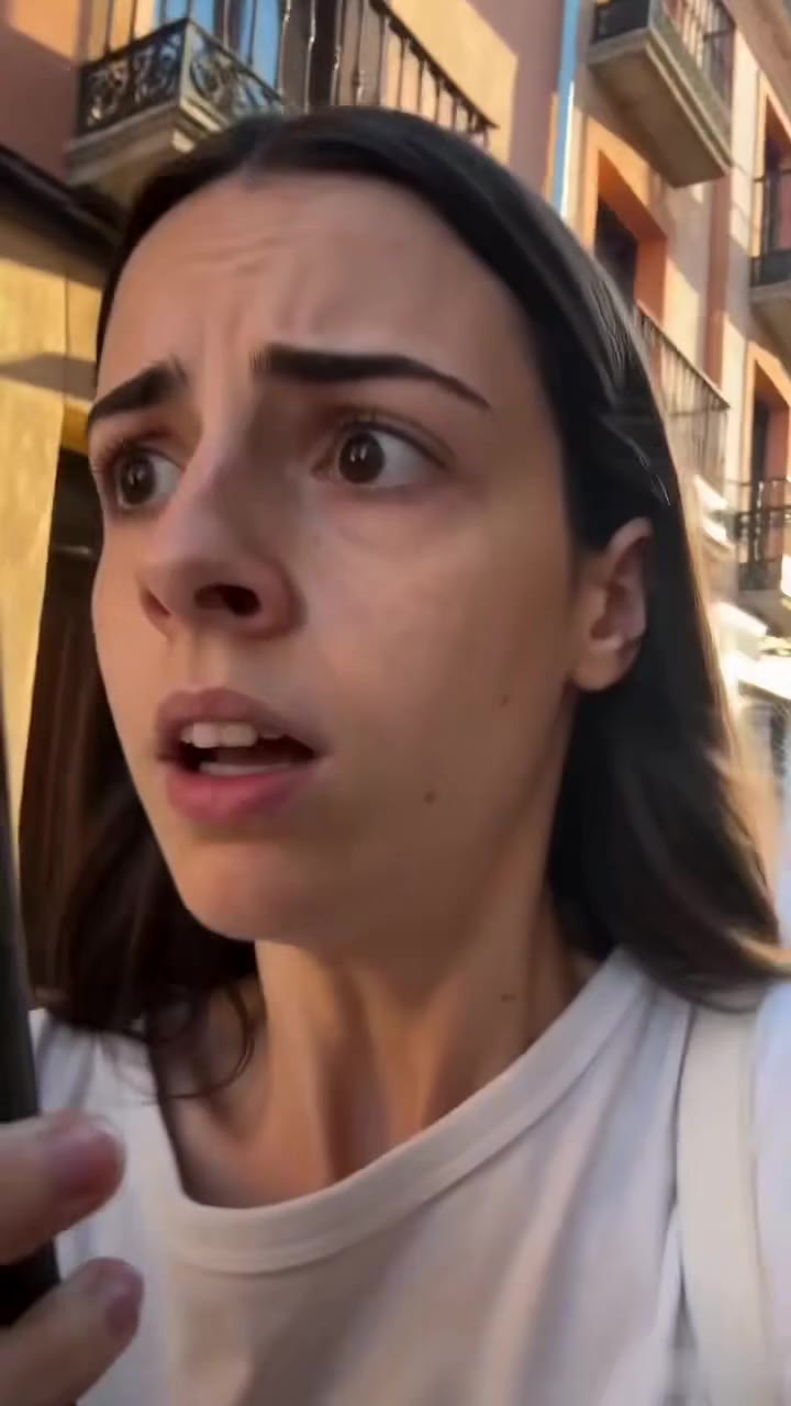 El desconocido que me levantó del suelo bajo la lluvia cambió mi destino