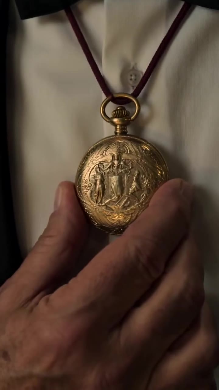 El secreto del reloj de oro que cambió el destino de Clara para siempre