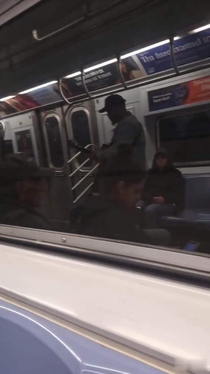 An Elderly Stranger on the Subway Recognized My Ring and Revealed My Family’s Deepest Secret