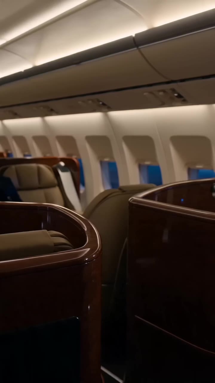The Flight Attendant Smiled at the Passenger, Until She Saw Her Ticket