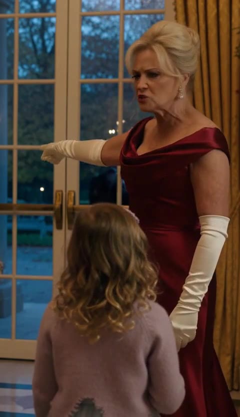 The Gala Orphan's Locket Shocked the Billionaire Couple—Then the Truth Exploded