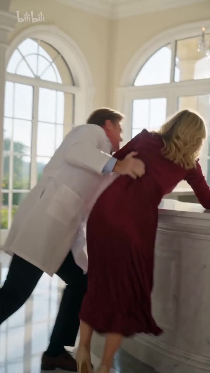The Greedy Heiress Attacked Her Elderly Maid, Unlocking a Shocking Family Secret