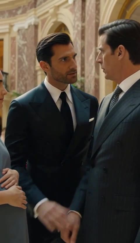 He Made the Pregnant Maid Kneel — Then Her Husband Walked In and Owned the Hotel