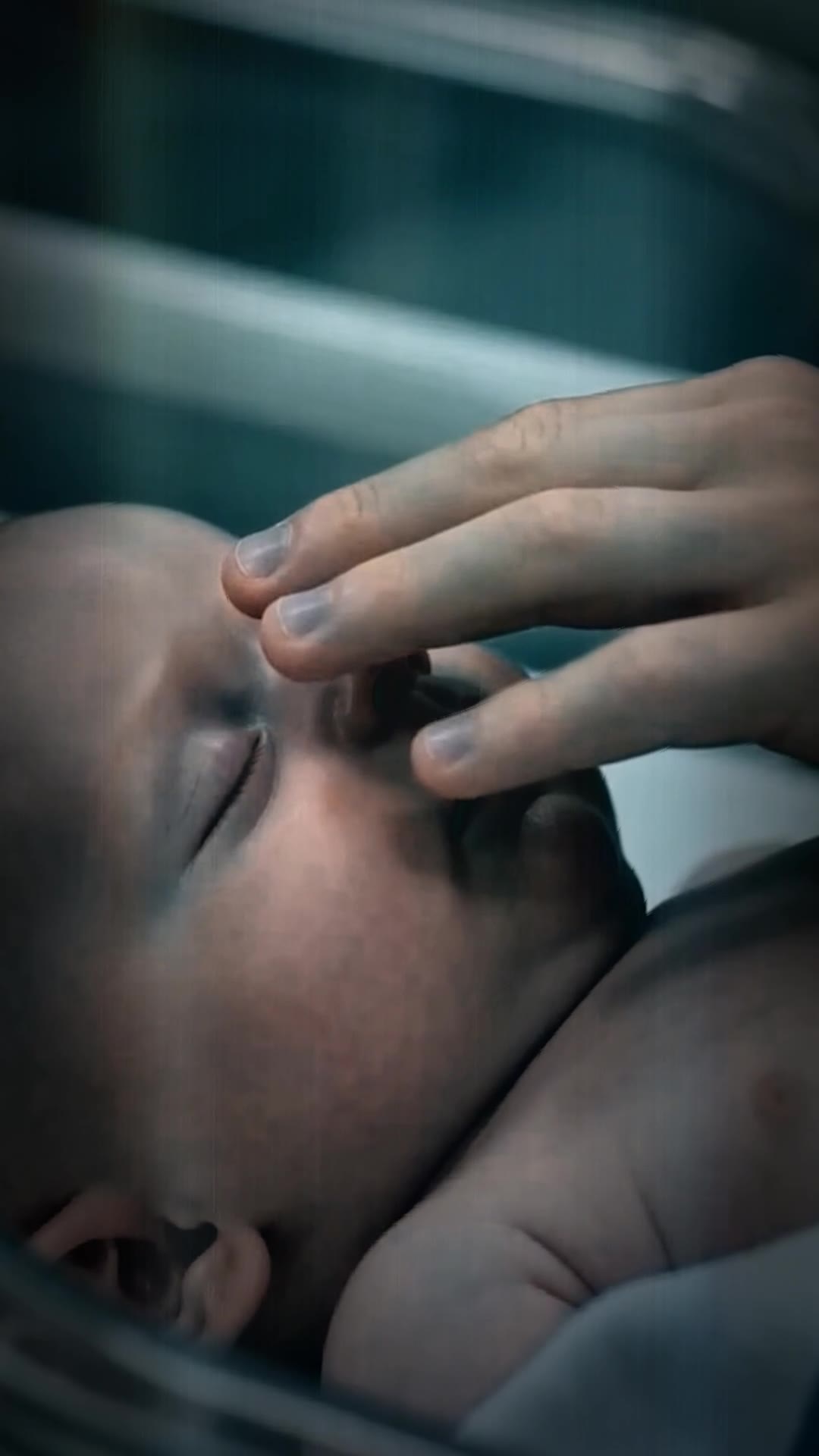 A Homeless Boy Saw What the Doctors Missed—and Brought a Billionaire to His Knees