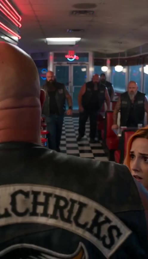 How a Terrified Girl in a Stormy Diner Healed a Biker's Oldest Wound