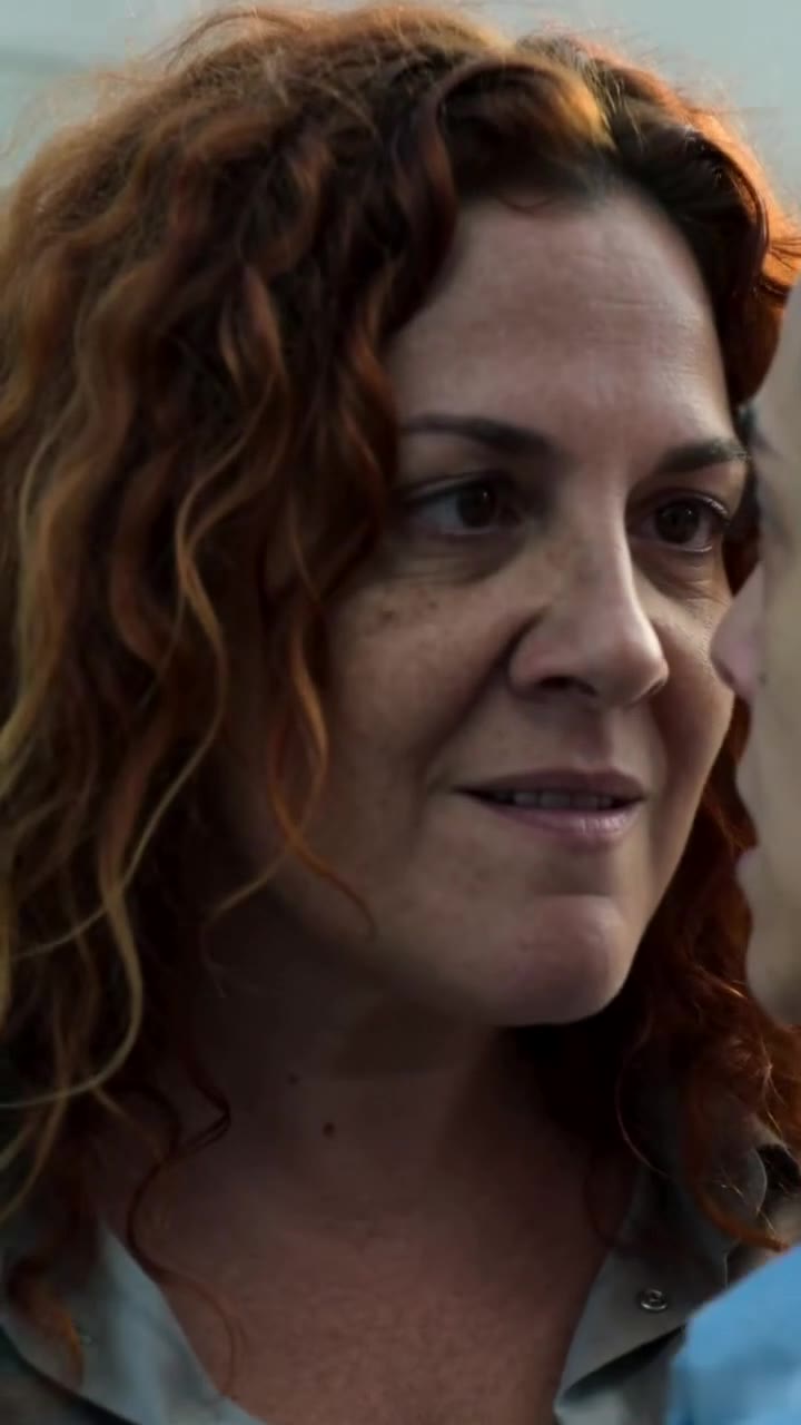 Humillada tras las rejas de la prisión, decidí defenderme sin saber que cambiaría mi destino