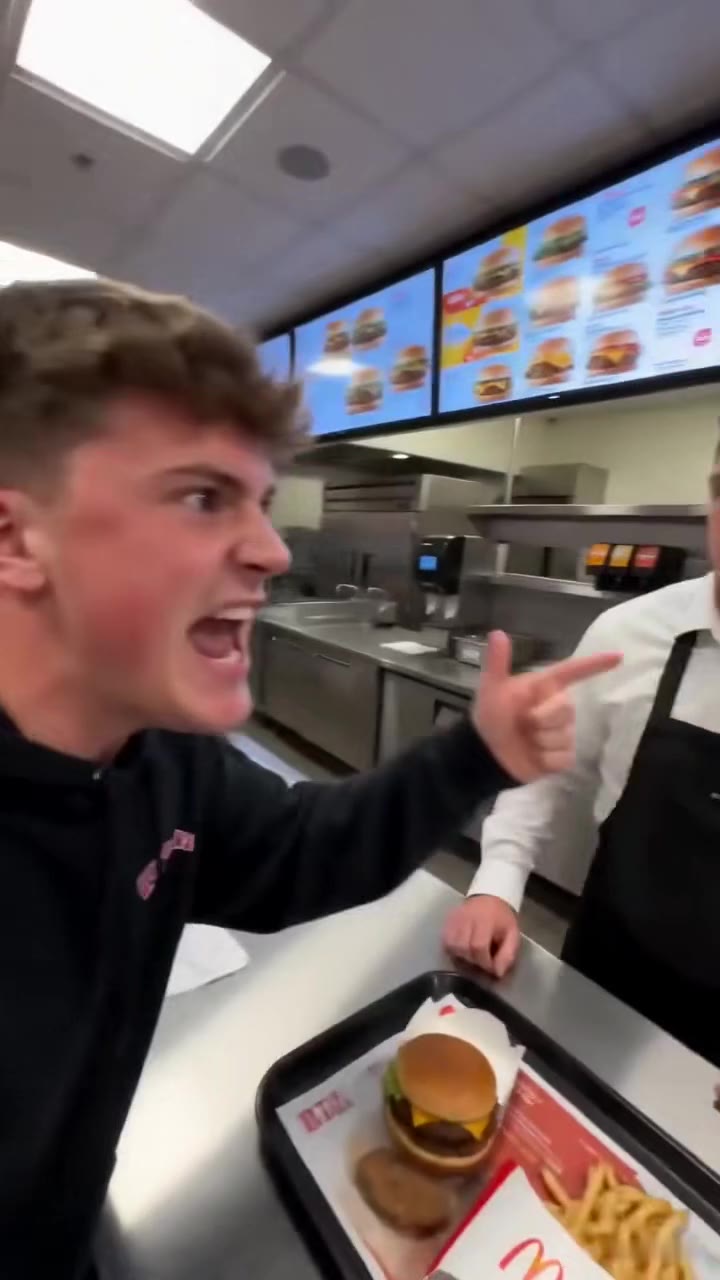 A Husband Finds His Wife’s Missing Wedding Ring Inside a Fast-Food Burger