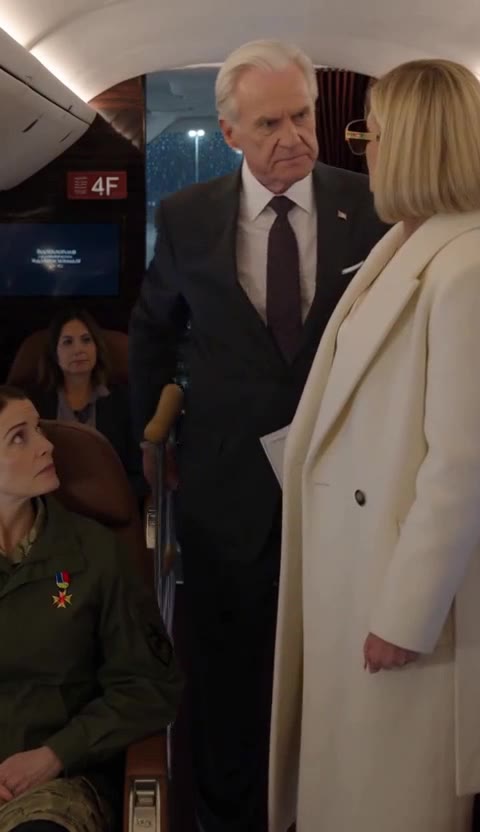 Influencer Mocked a Veteran in First Class — Until the Airline Owner Stepped In