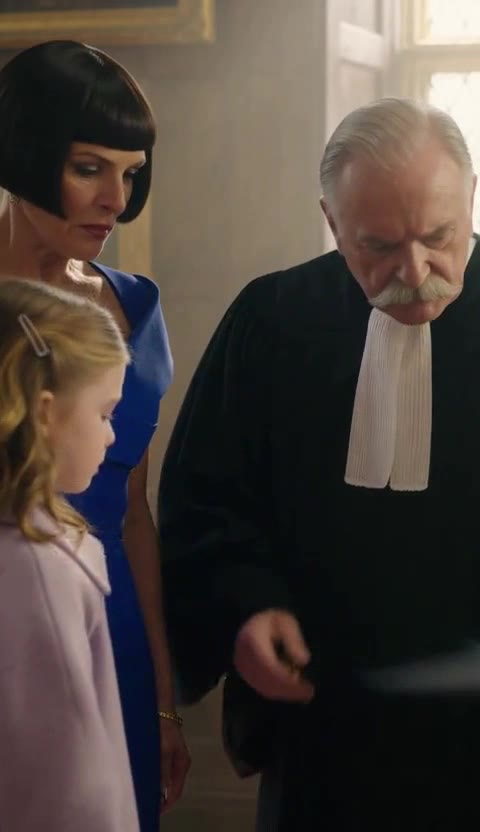 The Judge Opened the Sealed Envelope — My Stepmother's Smile Died in an Instant