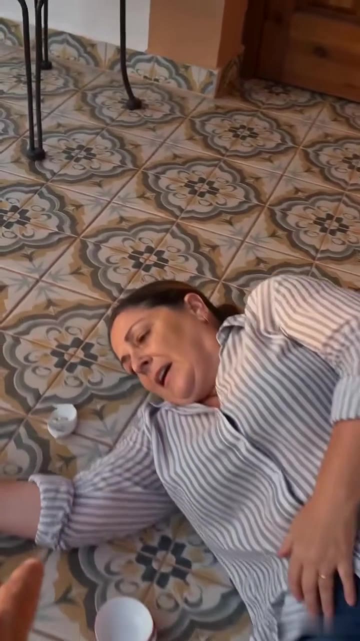 La caída de mi madre reveló la traición más dolorosa de mi esposo