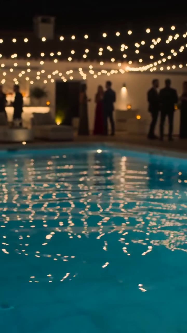 La sirvienta humillada en la piscina que ocultaba un secreto de poder absoluto