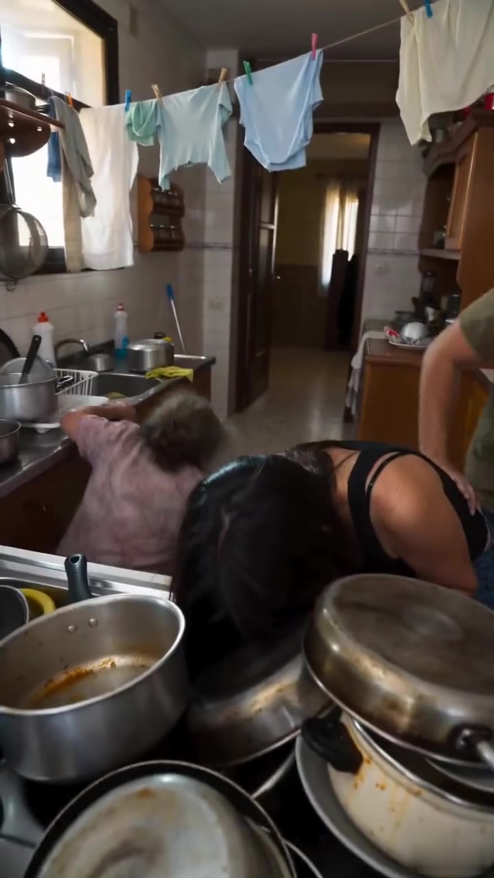 La suegra violenta que ocultaba un secreto de sangre en la cocina