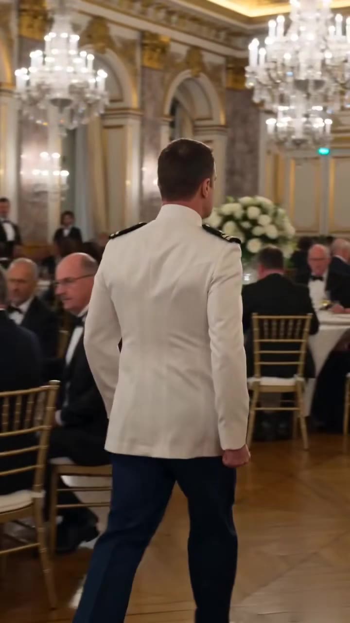 Le salut militaire de trop : ce que Thomas a découvert derrière ce secret