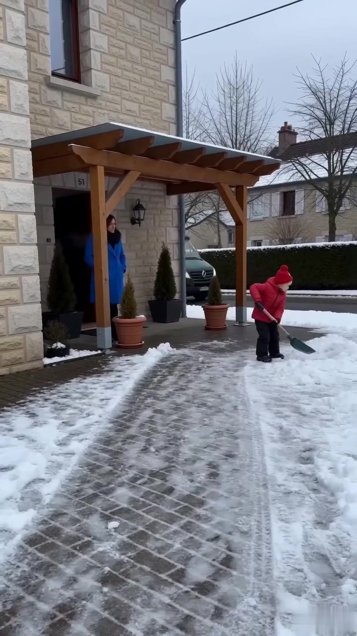 Le retour inattendu de ce soldat blessé a sauvé la vie de sa fille
