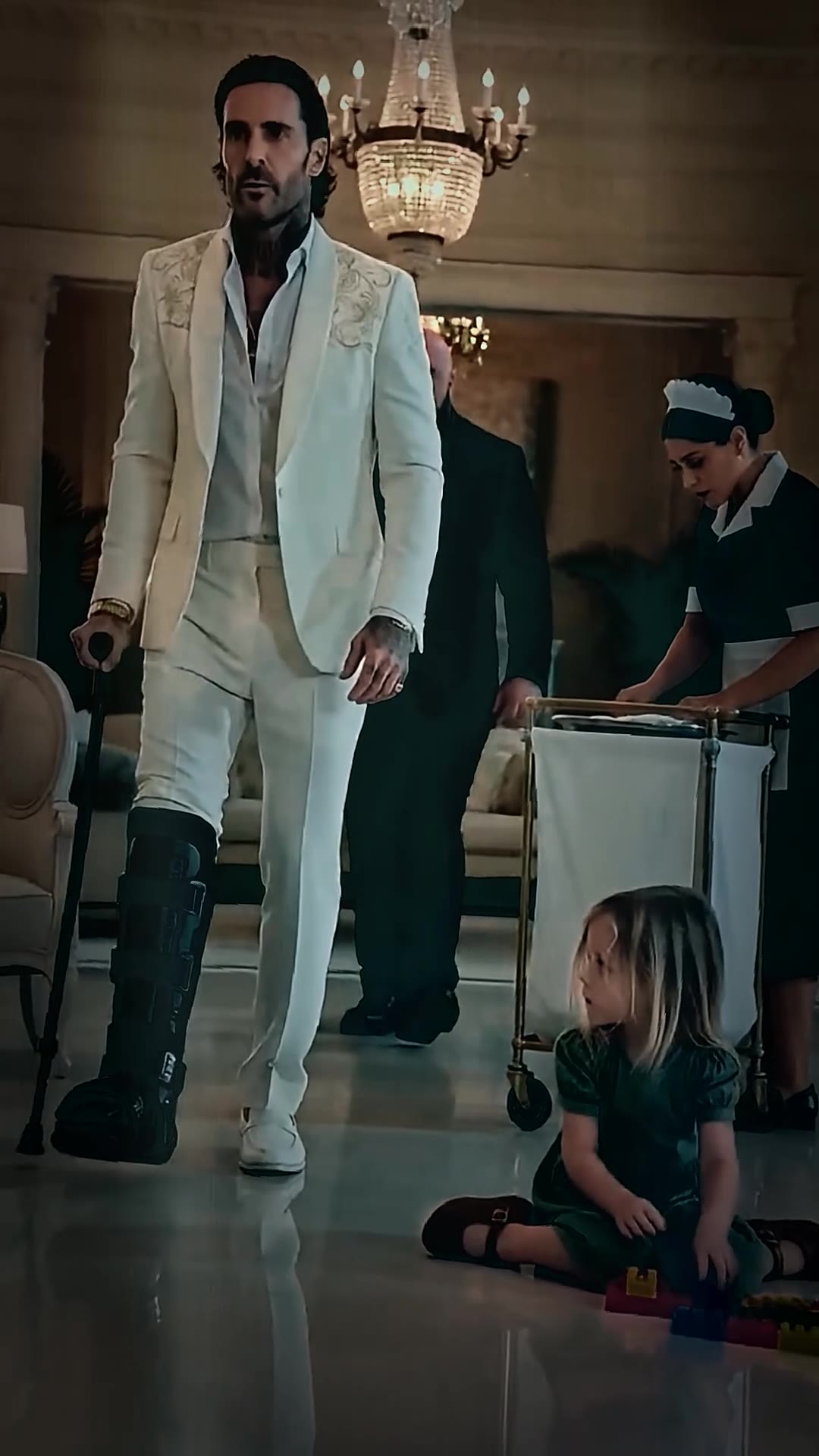 A Little Girl’s Innocent Touch Exposed a Deadly Betrayal in a Mafia Boss’s Home