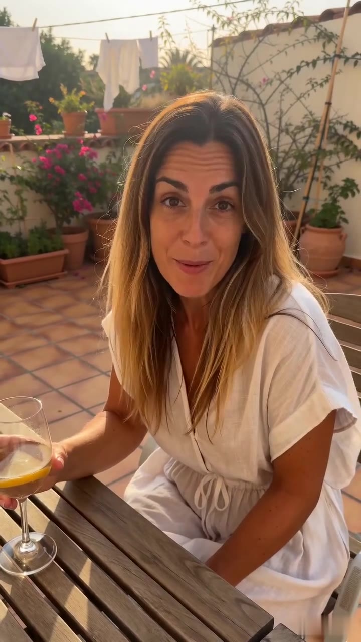 Mi cuidadora me tiró al suelo sin piedad, pero mi esposo militar regresó a tiempo