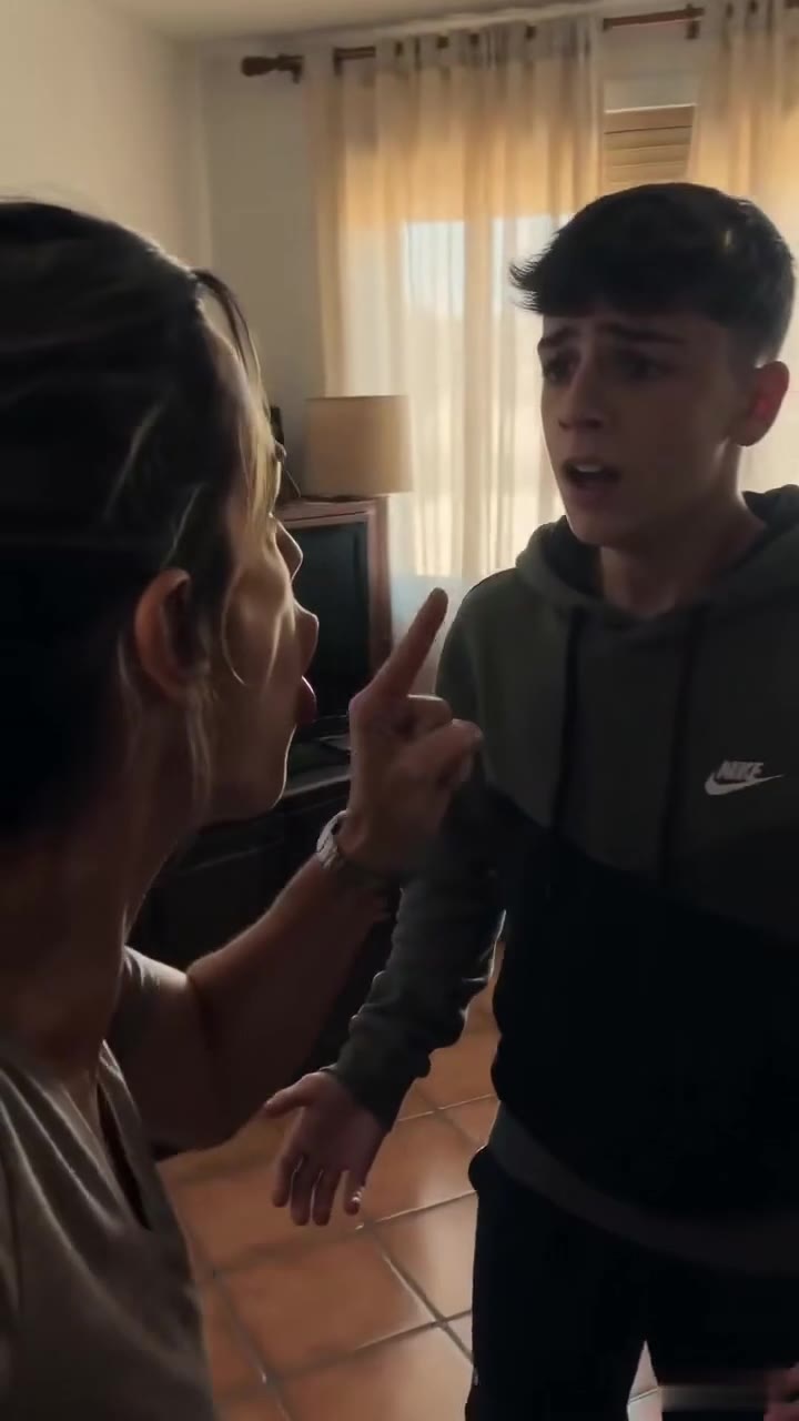 Mi esposa humilló a mi anciana madre y desató una verdad devastadora