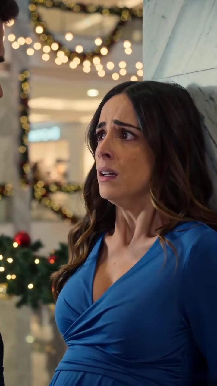 Mi esposo me humilló embarazada en un centro comercial, pero un héroe intervino