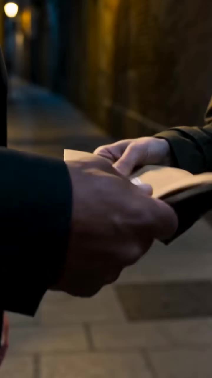 Mi prometido me humilló en el altar sin saber que mi padre era su jefe