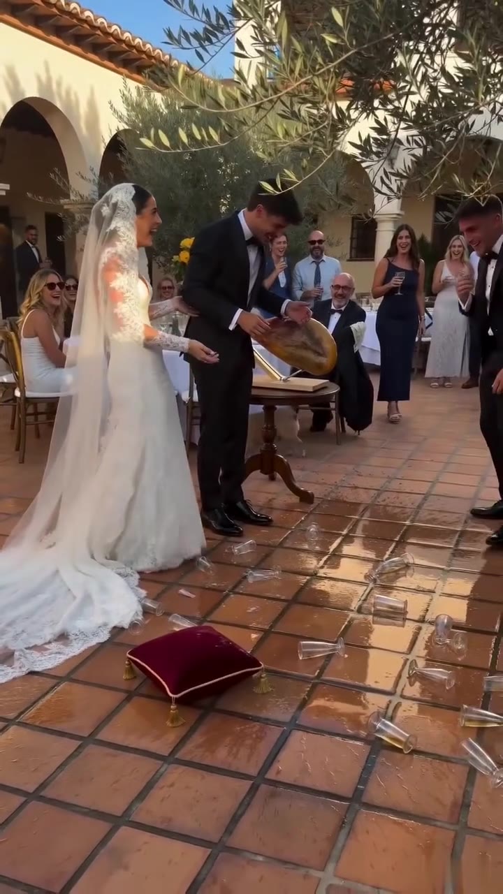 Mi propia hermana me humilló en su boda, pero mi revelación destruyó su matrimonio