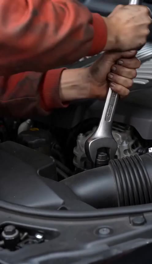A Millionaire Offered a Mechanic Millions, then a Sudden Blast Revealed Her True Identity
