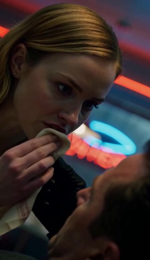 Mob Don's Daughter Faces Down His Hitman In Rainy Diner Showdown!