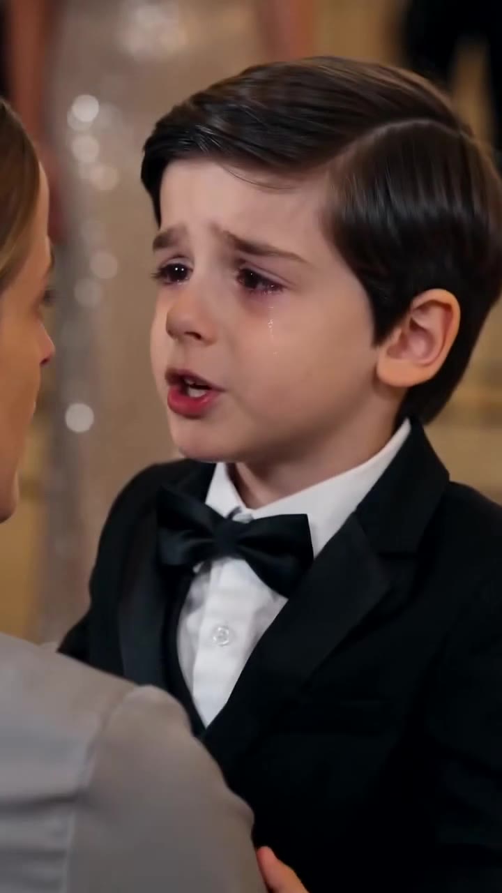 Mon fils m'a reconnue en femme de ménage lors d'une réception mondaine