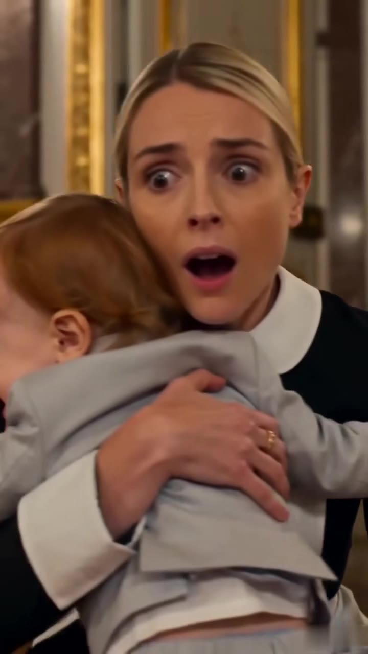 Mon fils m'a reconnue sous mon costume de domestique le jour du mariage