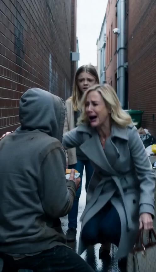 A Mother Recognizes Her Long-Lost Son Living in the Cold City Streets