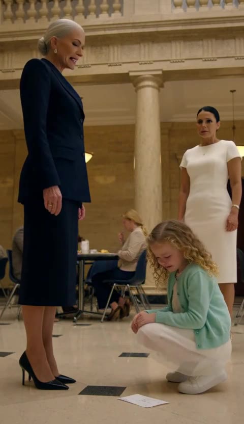 The Navy Commander Father Who Silenced a Cruel School Director in Front of Everyone