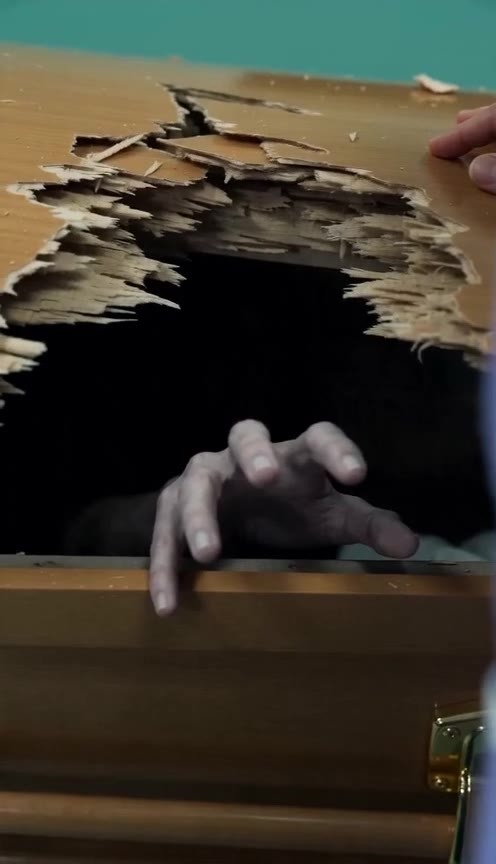 A Devoted Nurse Smashed the Casket with an Axe to Save a Woman Buried Alive